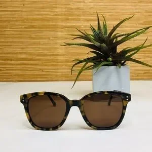 Komono | Accessories | Komono Renee Tortoise Demi Sunglasses  display picture 2